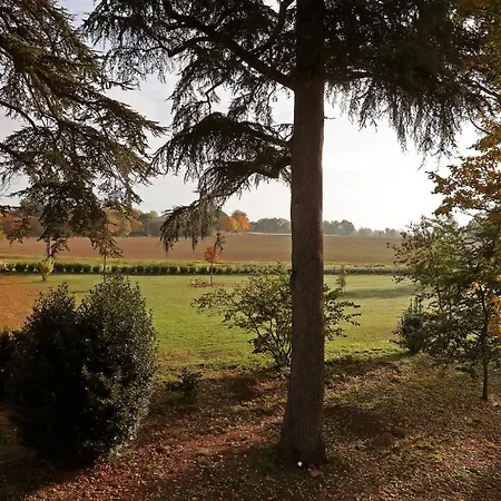 Pensión Chateau Du Go *