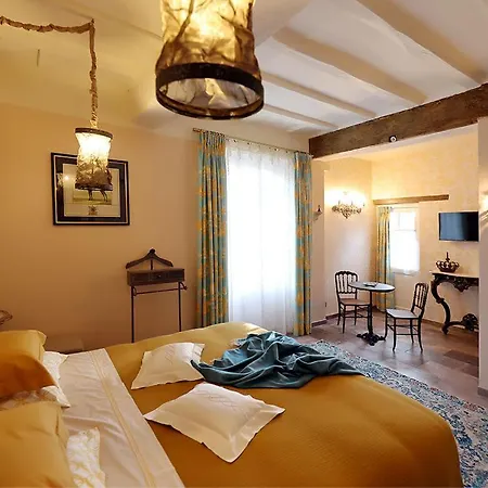 Chateau Du Go Guest house *