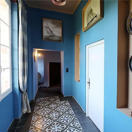 Chateau Du Go Guest house *