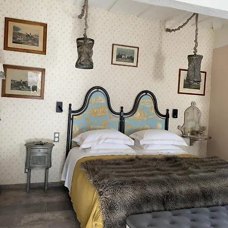 Chateau Du Go Guest house